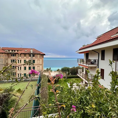 Appartamento Mare E Relax- Affittasi Oasi Riviera Con Campo Da Tennis E Sala Giochi Ospedaletti